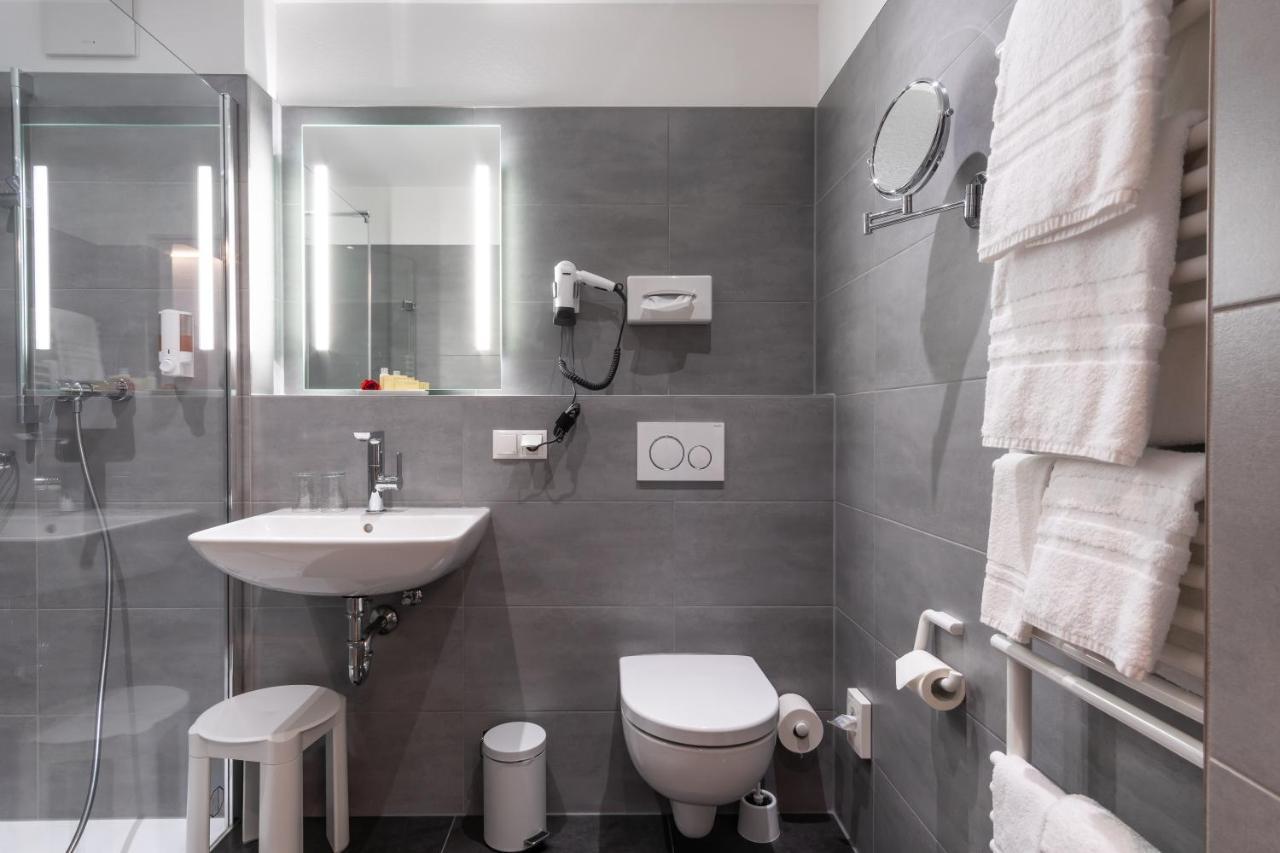Hotel Elysee ゼーリゲンシュタット エクステリア 写真