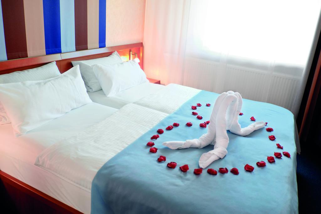 Hotel Elysee ゼーリゲンシュタット エクステリア 写真